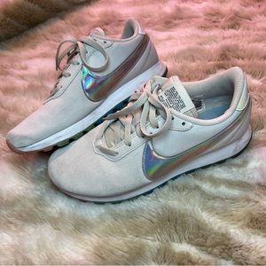Women’s Nike 8.5